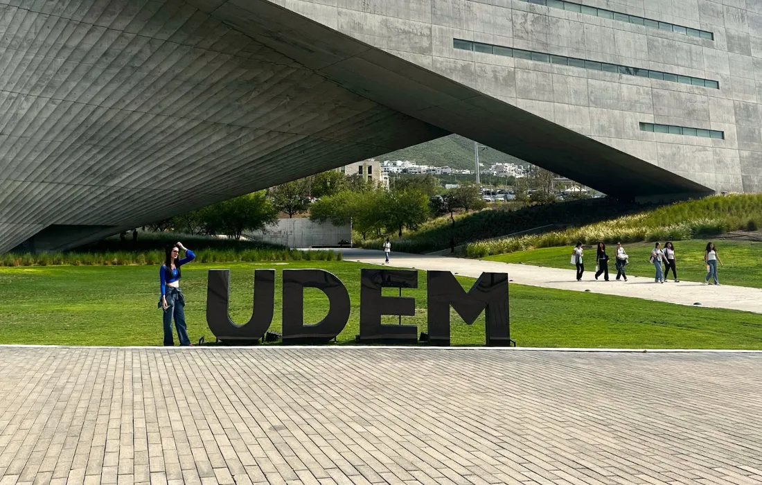 Primera javeriana en iniciar la doble titulación en Negocios Internacionales con la Universidad de Monterrey