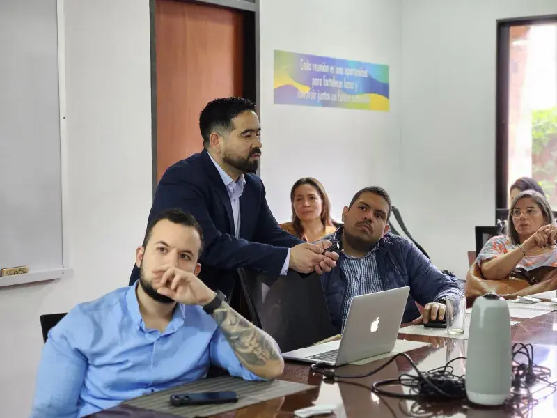 Javeriana Cali convoca a empresarios para analizar las competencias que demanda el mercado laboral en la era de la IA